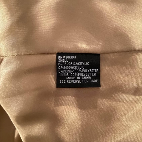 Luxurious Faux Fur Coat in Brown and Black (Long) - Picture 4 of 7